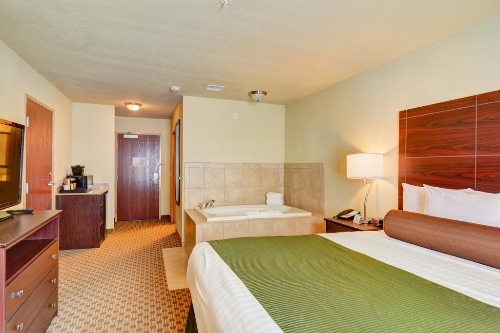 Cobblestone Hotel & Suites - Punxsutawney Экстерьер фото