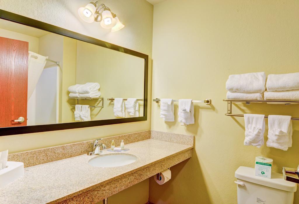 Cobblestone Hotel & Suites - Punxsutawney Экстерьер фото