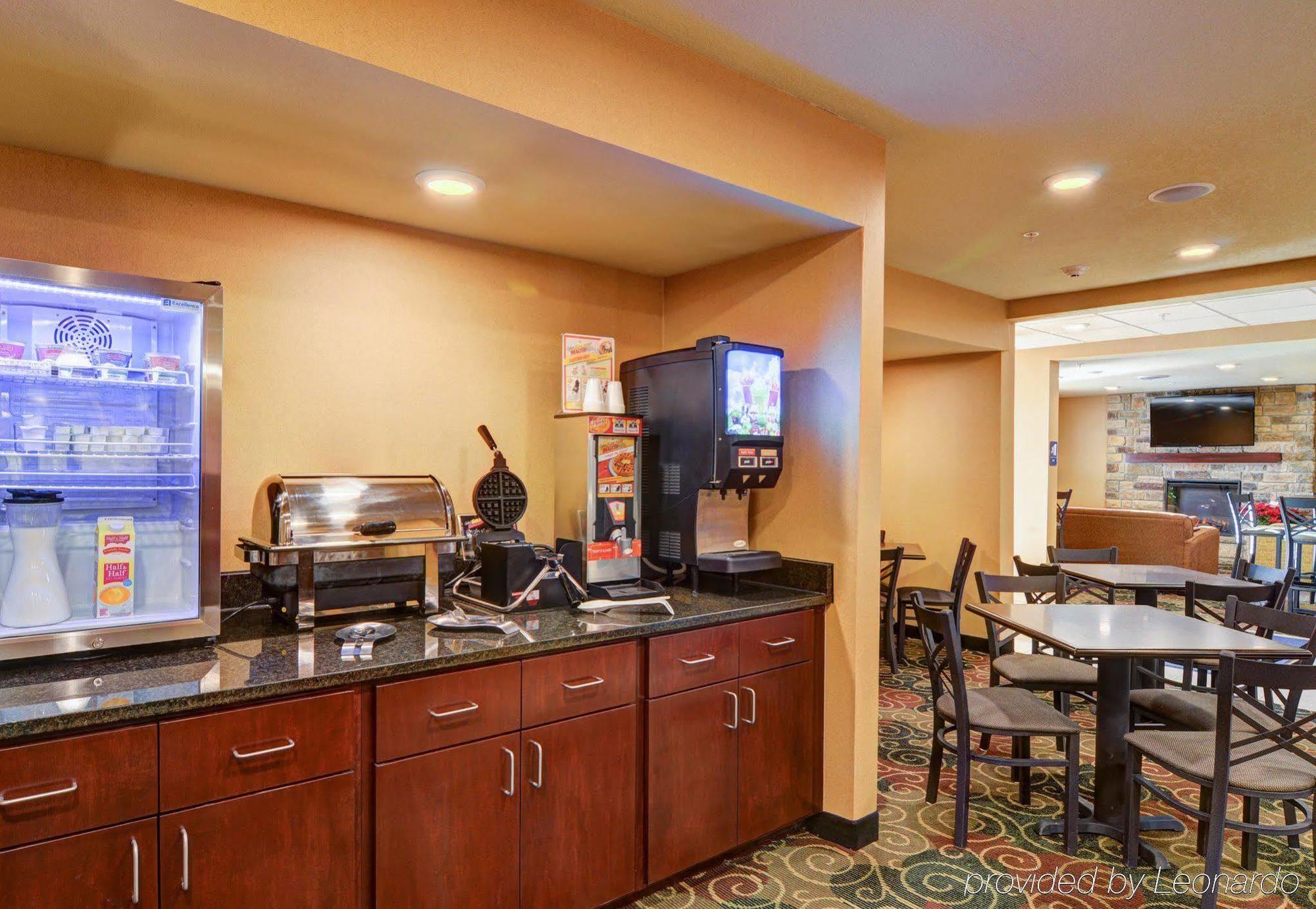 Cobblestone Hotel & Suites - Punxsutawney Экстерьер фото