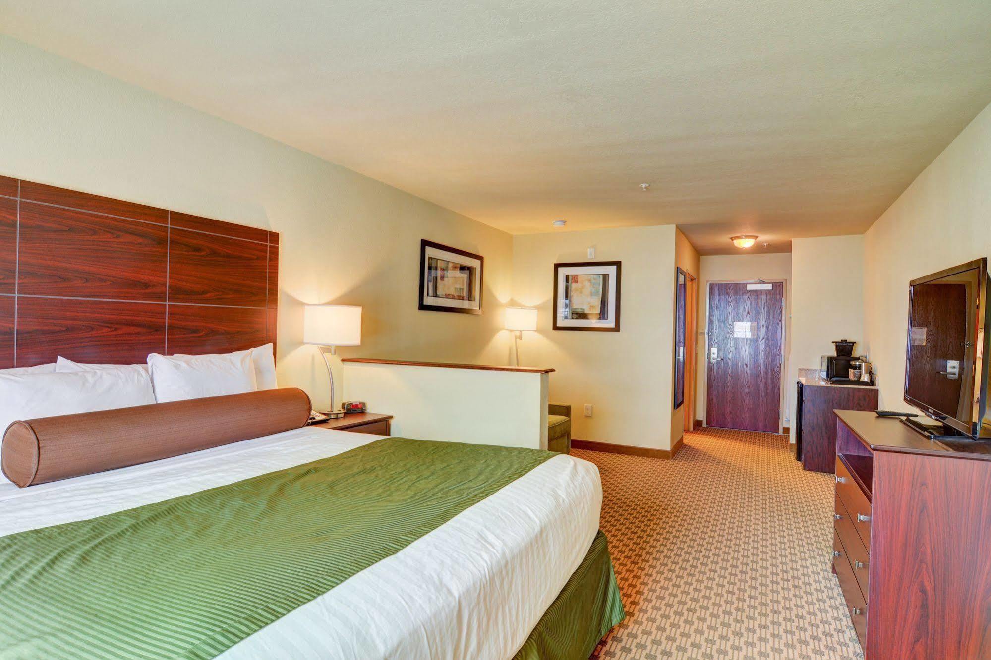 Cobblestone Hotel & Suites - Punxsutawney Экстерьер фото