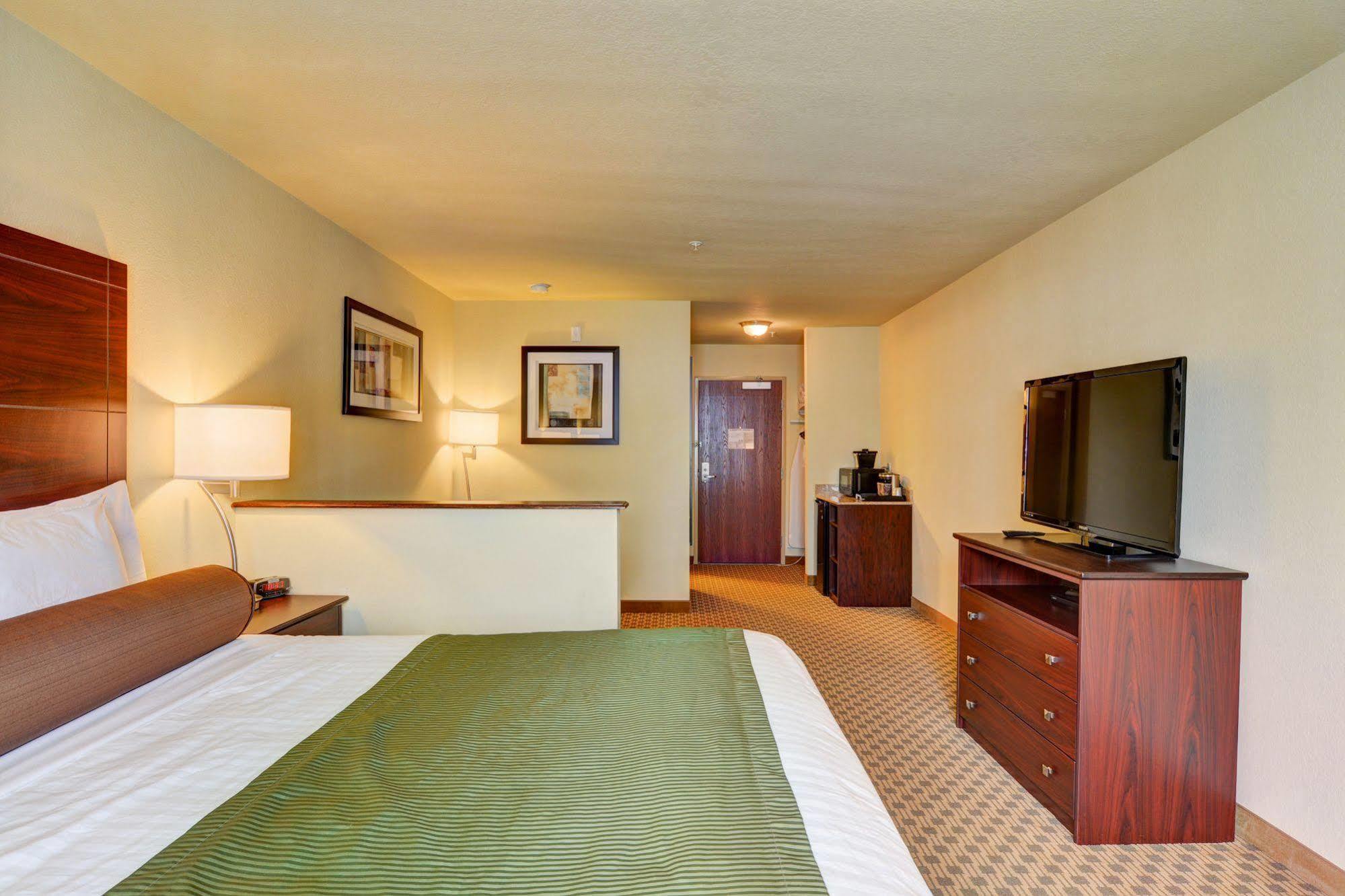 Cobblestone Hotel & Suites - Punxsutawney Экстерьер фото
