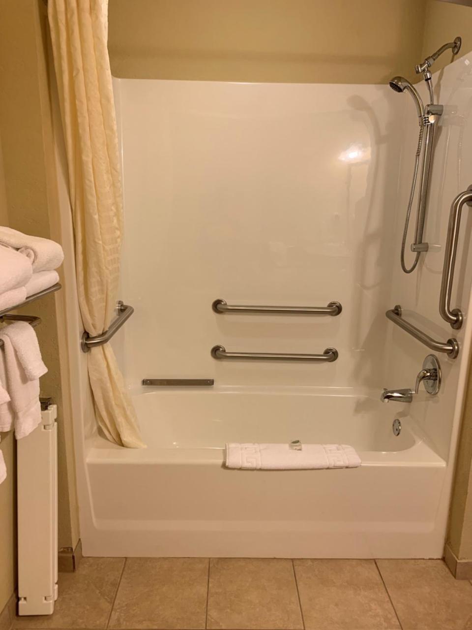 Cobblestone Hotel & Suites - Punxsutawney Экстерьер фото